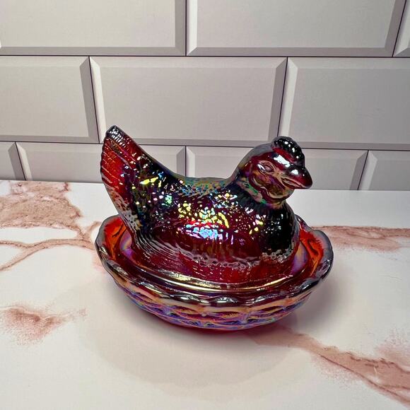 3" Red Carnival Hen on Nest - Picture 1 of 9